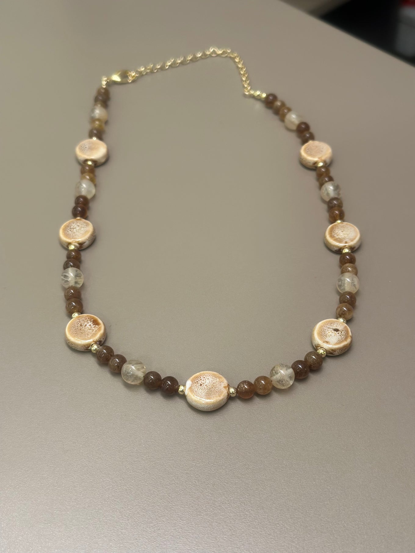 Collar cafe ceramica y cuarzo
