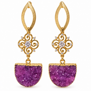 Aros dorados con piedra púrpura y cristales brillantes MCJoyas