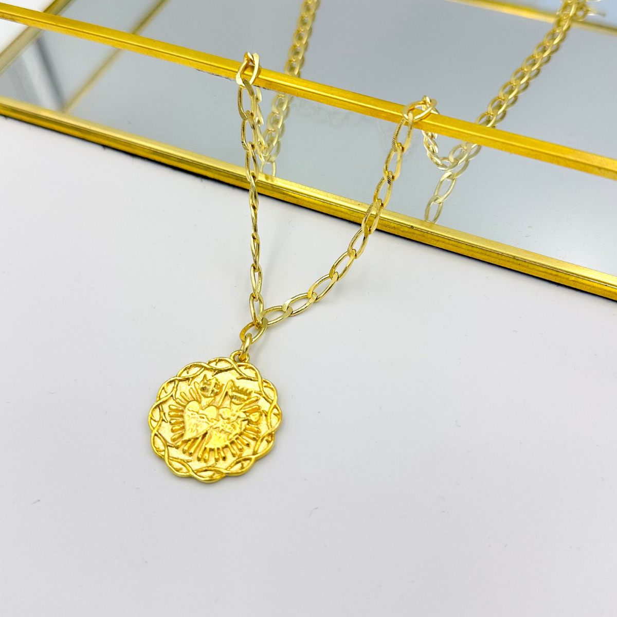 Collar Doble Sagrado Corazón dorado con medallón y cadena de eslabones MCJoyas