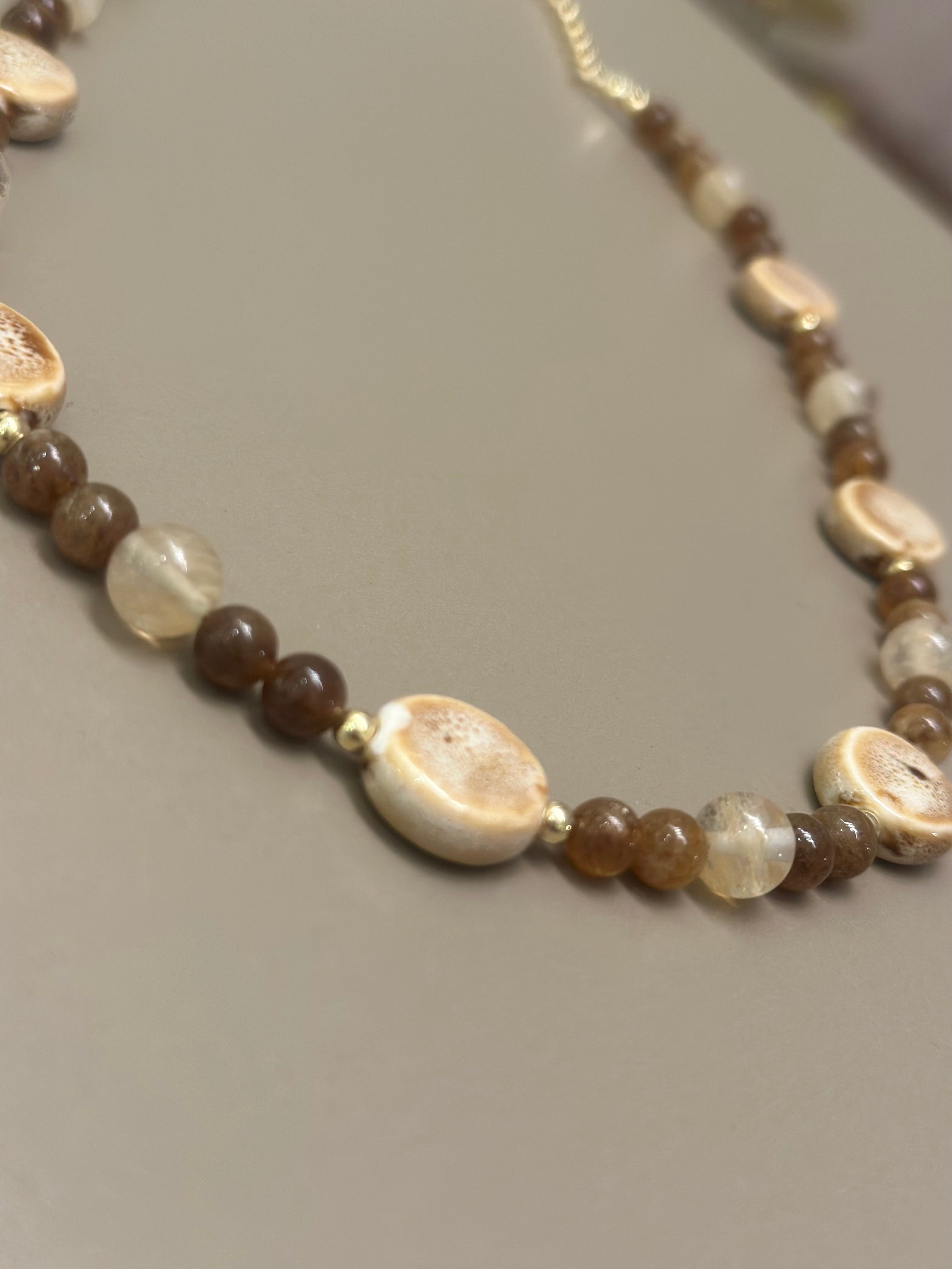 Collar cafe ceramica y cuarzo1
