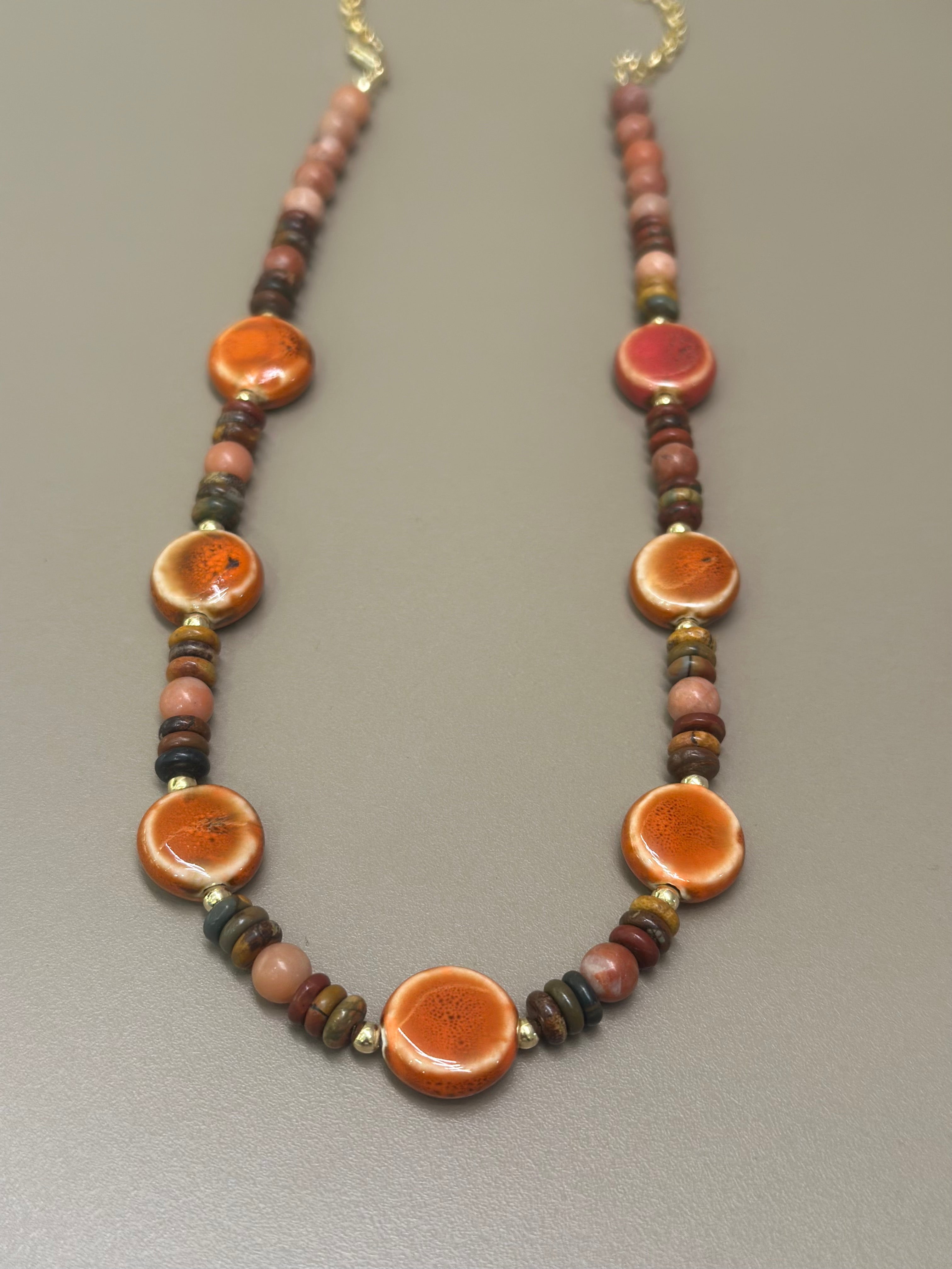Collar naranja con ceramica esmaltada