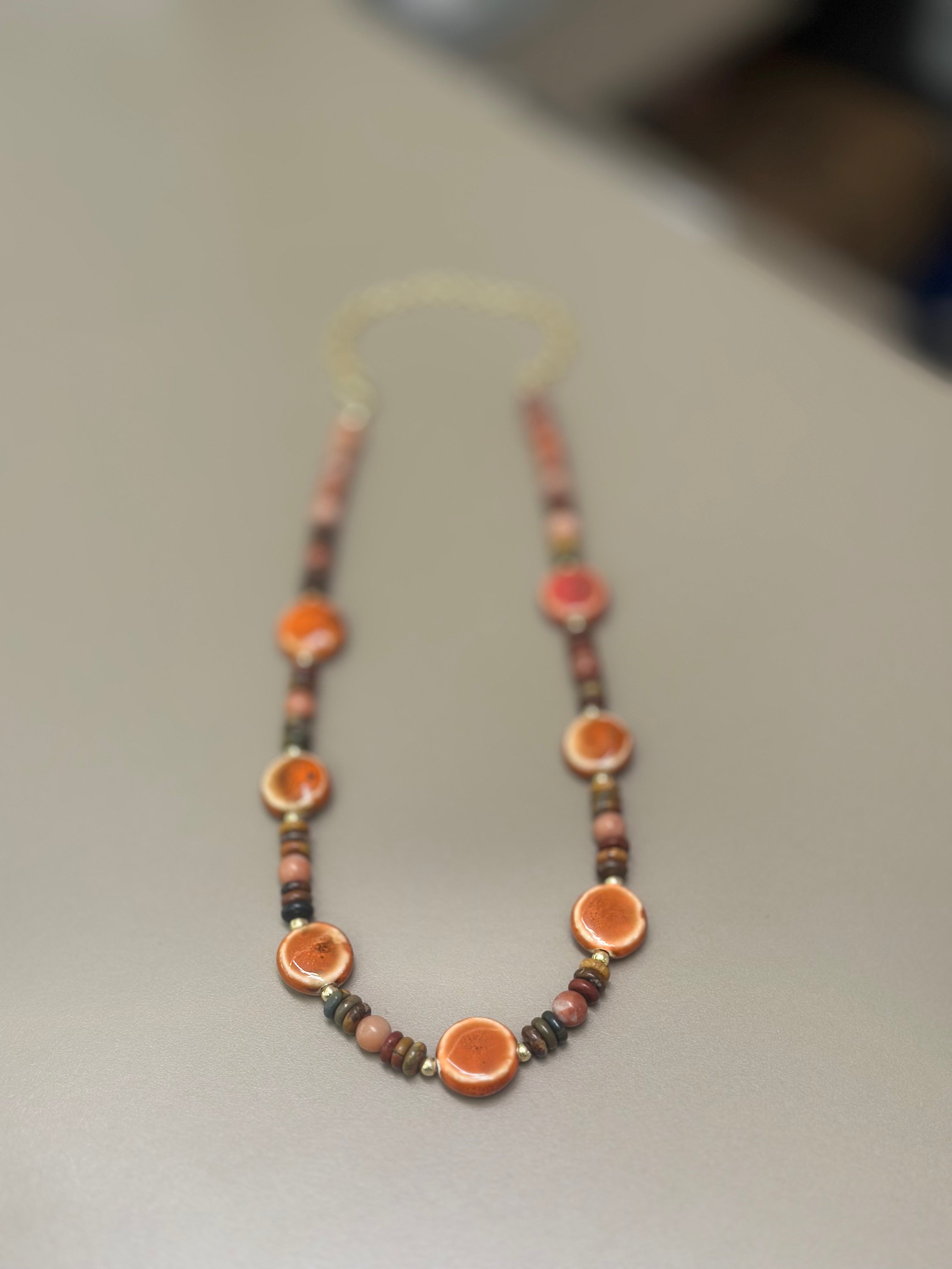Collar naranja con ceramica esmaltada