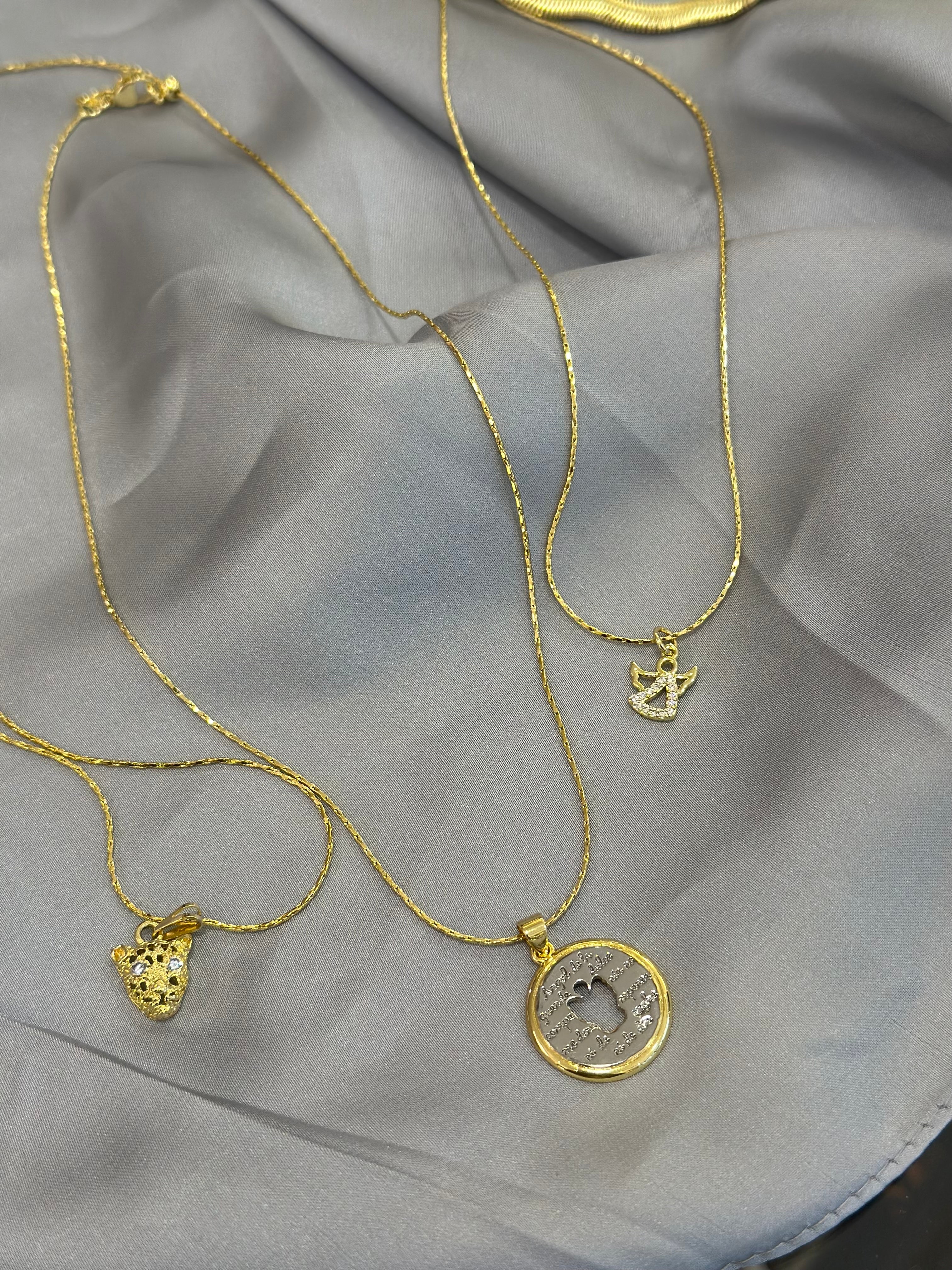 Collar fino oro